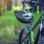 Prilby a chrániče na bicykel predstavujú ideálnu ochranu